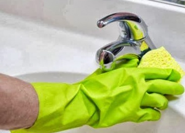 Несколько удобных способов очистки ванны до белоснежного блеска
