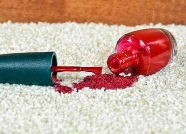 Как вывести лак для ногтей с одежды: с помощью растворителей, народных методов и бытовой химии. Перечень проверенных способов по очистке пятен.
