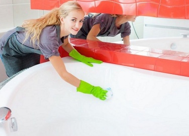 В результате неправильной эксплуатации, полимерная поверхность сантехники легко портится. Ремонтные работы, когда треснула акриловая ванна и появил...