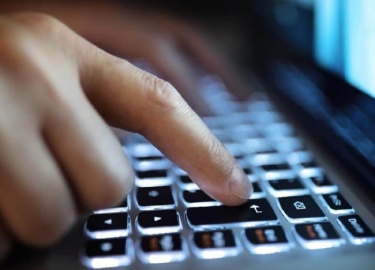 Все причины: почему не работает клавиатура на ноутбуке. Подробные инструкции по самостоятельному ремонту. От обновления драйвера и отката до провер...