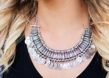 Как и чем чистить цепочку из серебра в домашних условиях. Моющие средства от черноты и налета, народные способы отбеливания почерневших серебряных ...