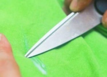 Что делать, если разбилось зеркало: дома, на работе, в ванной, само. Сулит ли зеркальное происшествие несчастья. Как правильно собрать и выбросить ...