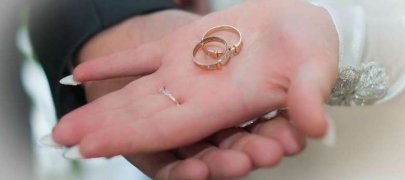 Что говорят гадалки, если треснуло обручальное кольцо? Как избавиться от поцарапанного обручального кольца?