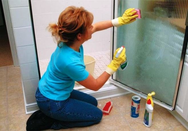 Очистка душевой кабины

