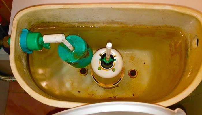 Как почистить бачок унитаза внутри в домашних условиях